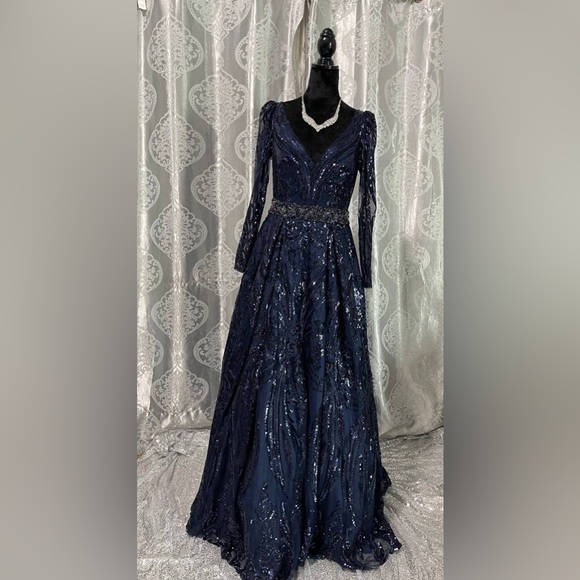 Mac Duggal Dress - Picture 4 of 4